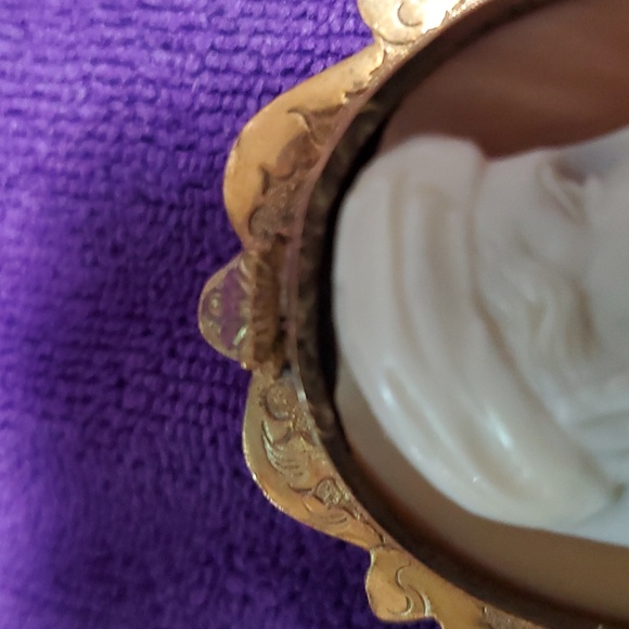 Vintage Cameo Pin - Picture 7 of 8